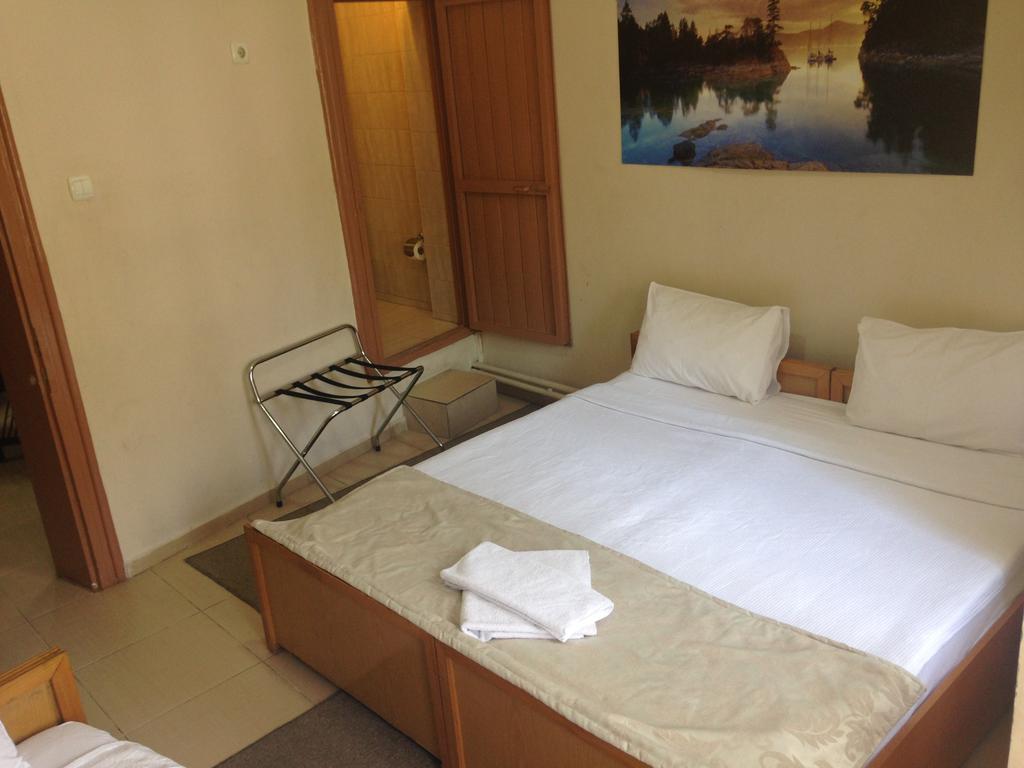 Caylan Hotel Izmir Bagian luar foto