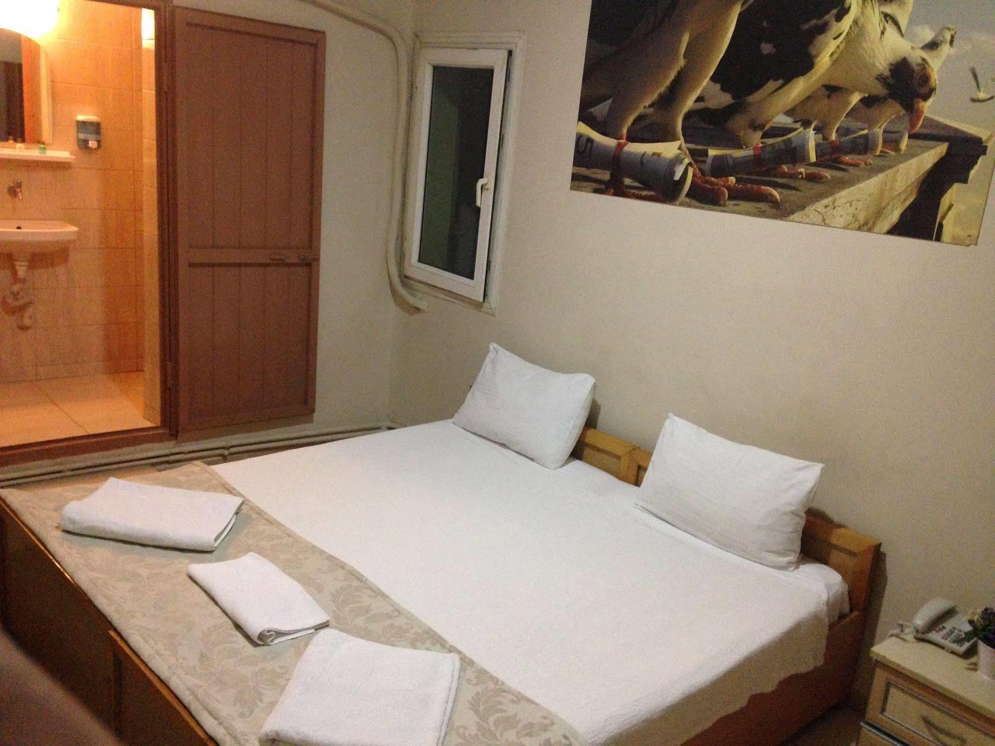 Caylan Hotel Izmir Bagian luar foto