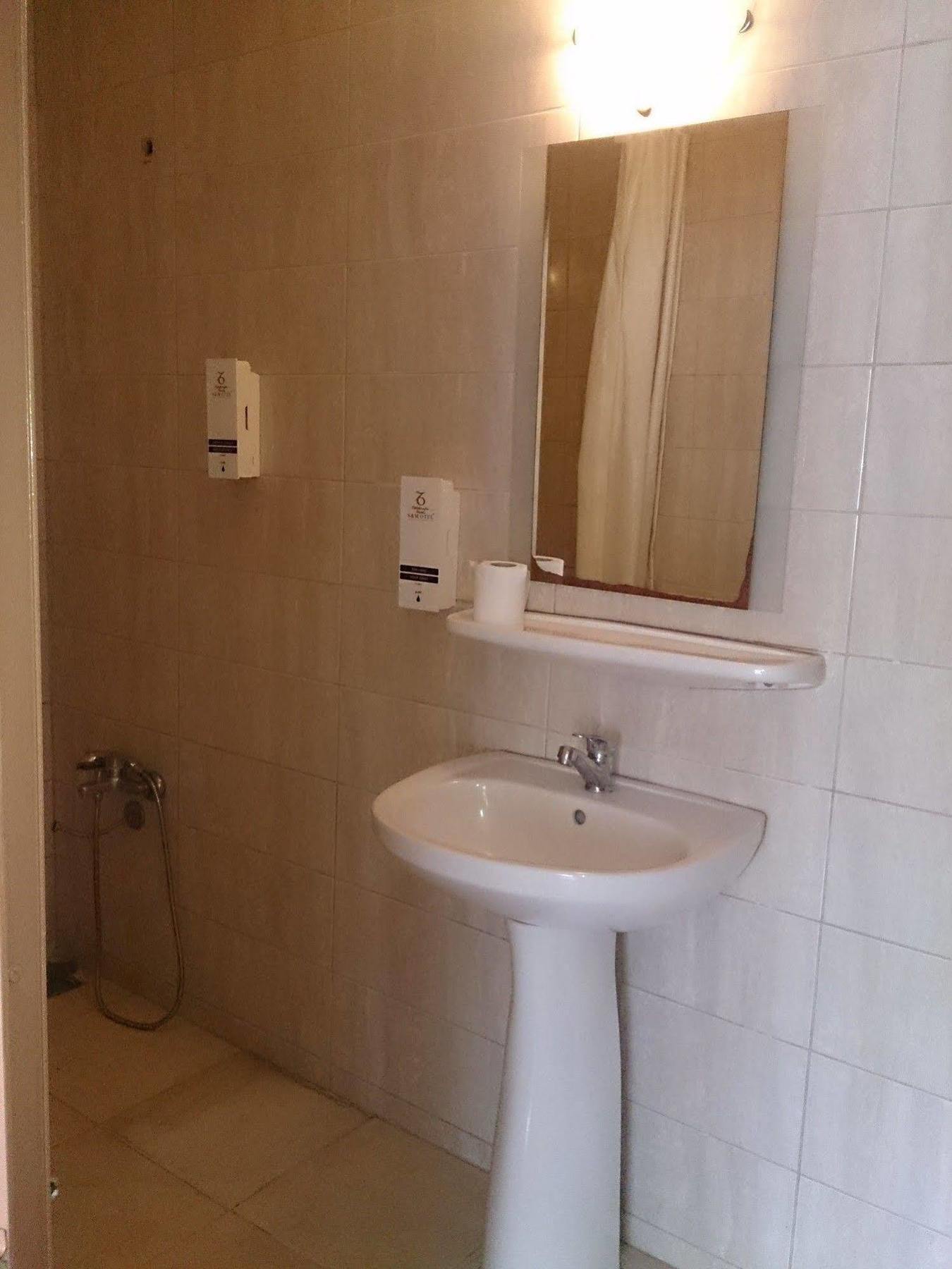 Caylan Hotel Izmir Bagian luar foto