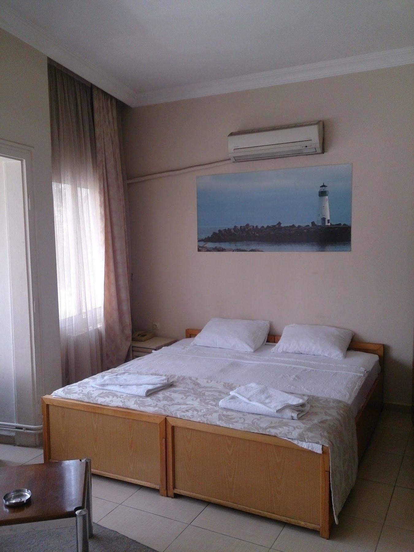 Caylan Hotel Izmir Bagian luar foto