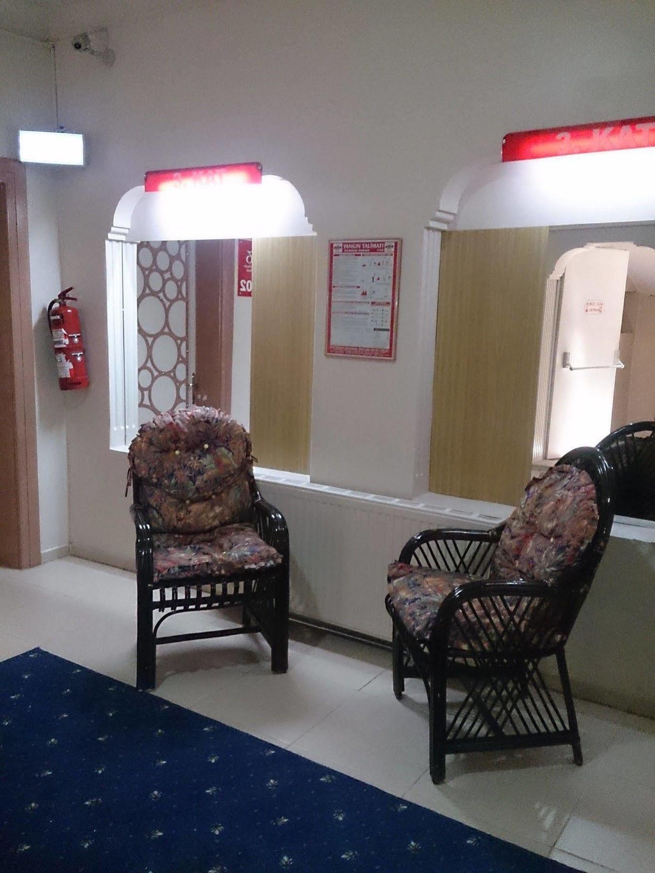 Caylan Hotel Izmir Bagian luar foto